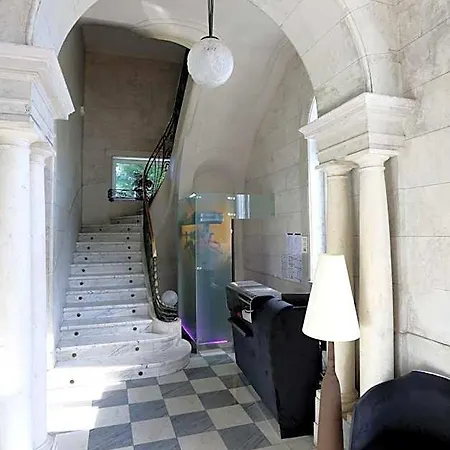 Chateau Blanchard Hotel 3*